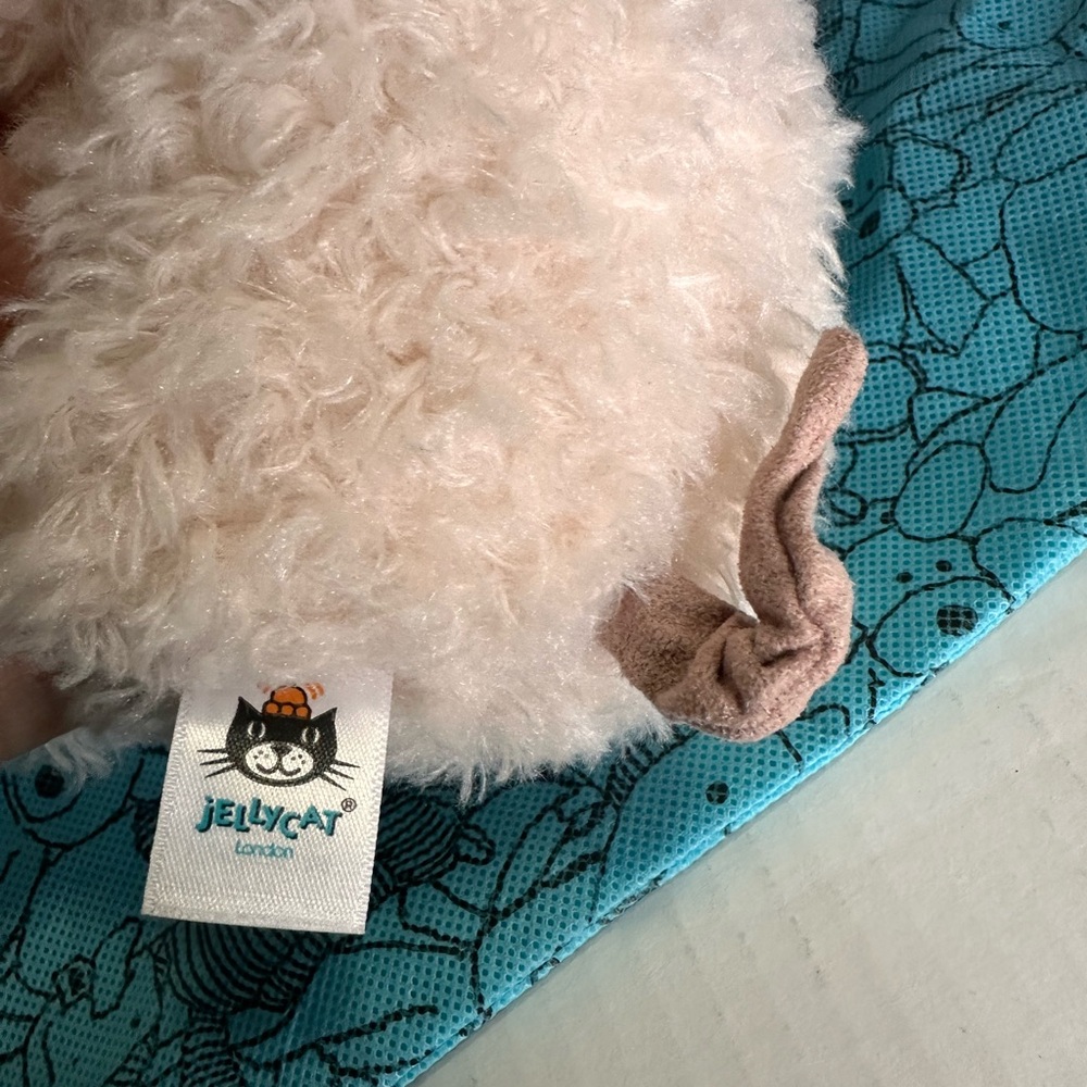 JellyCat Little Pig - Authentic with  Jellycat Dust Bag! - Picture 3 of 4